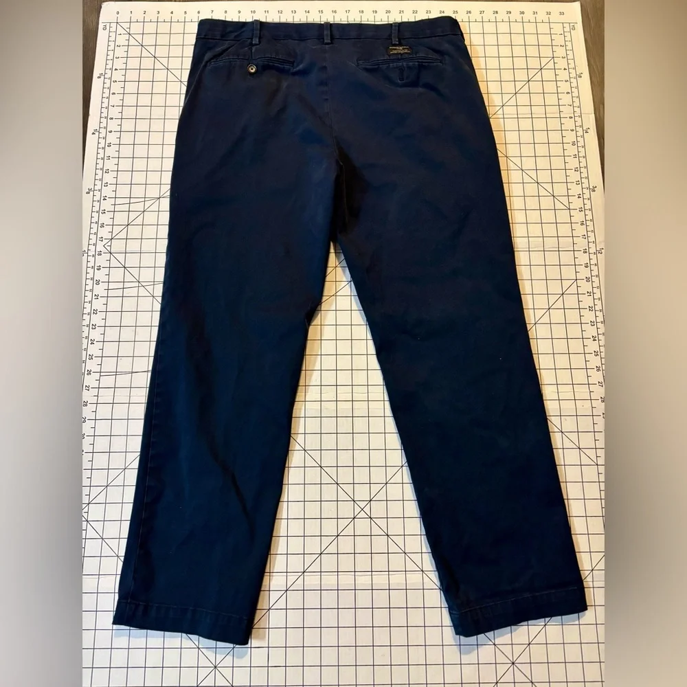 Banana Republic Men’s Size 38/32 Navy‎ Emerson Straight Fit Chino Pants